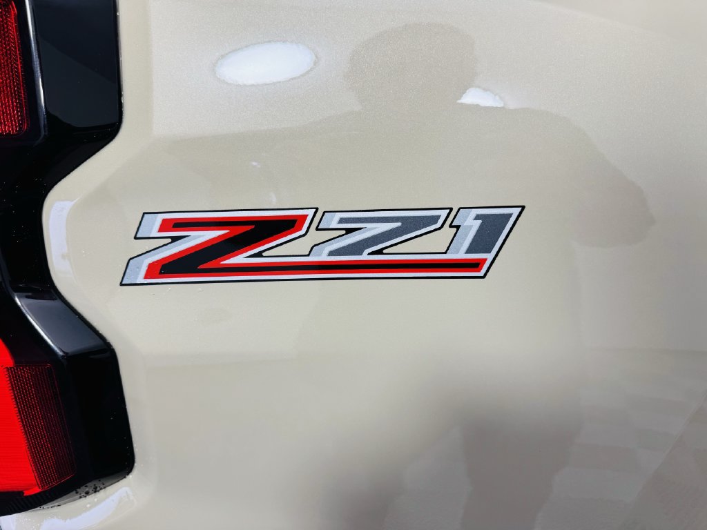 Used 2023 Chevrolet Colorado Z71 AWD/4WD image 27