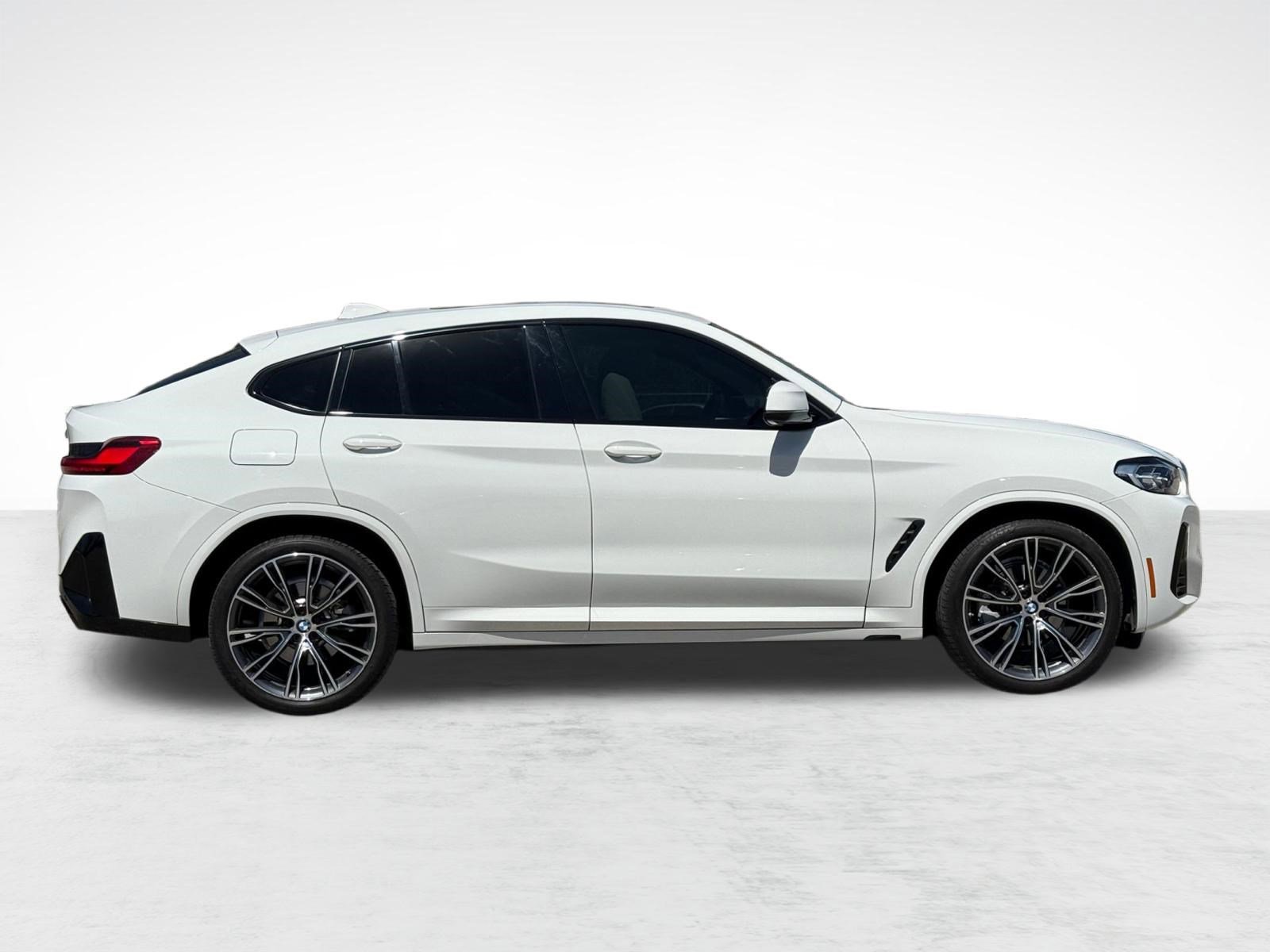 Used 2022 BMW X4 xDrive30i w/ M Sport Package 2 image 8