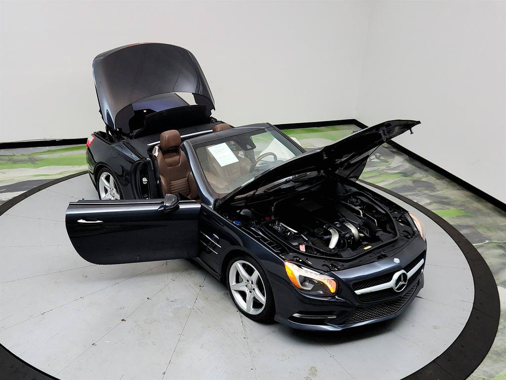 Used 2013 Mercedes-Benz SL 550 image 32