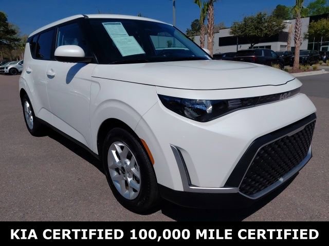 Certified 2025 Kia Soul LX FWD image 3