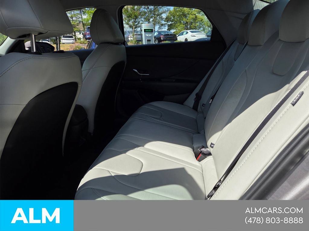 Used 2024 Hyundai Elantra SE FWD image 7