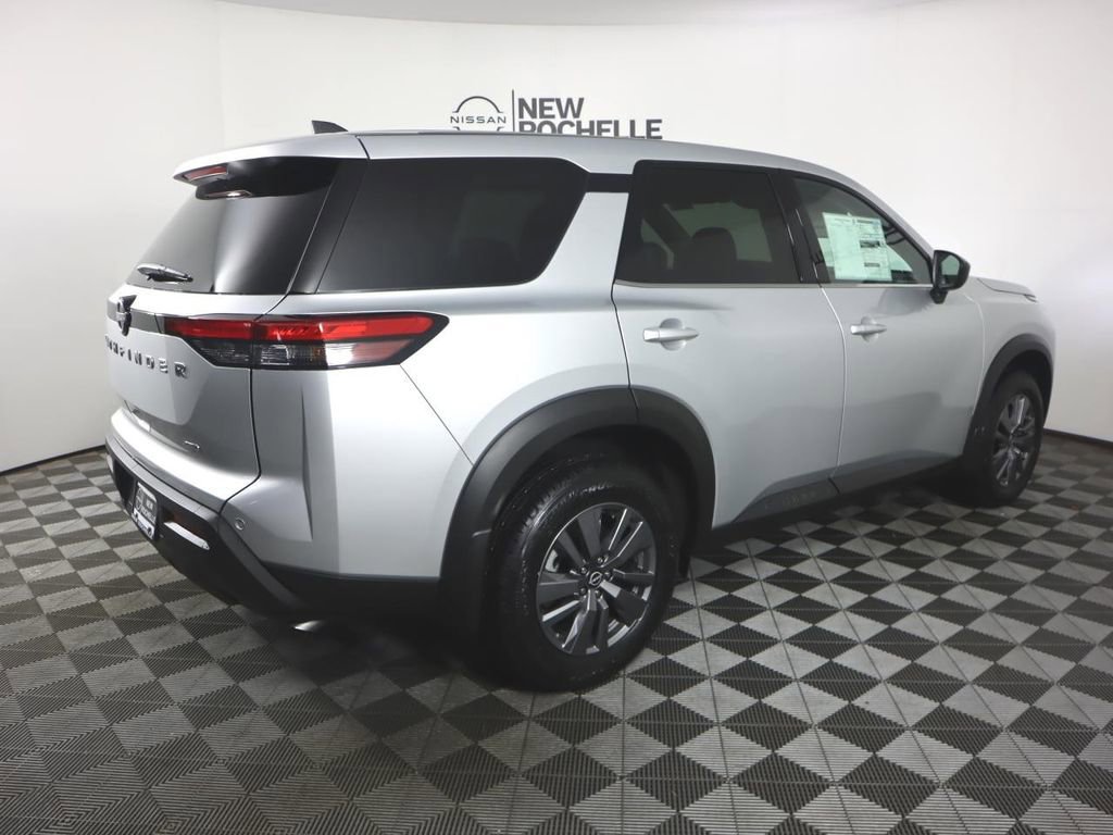 Certified 2025 Nissan Pathfinder S image 8