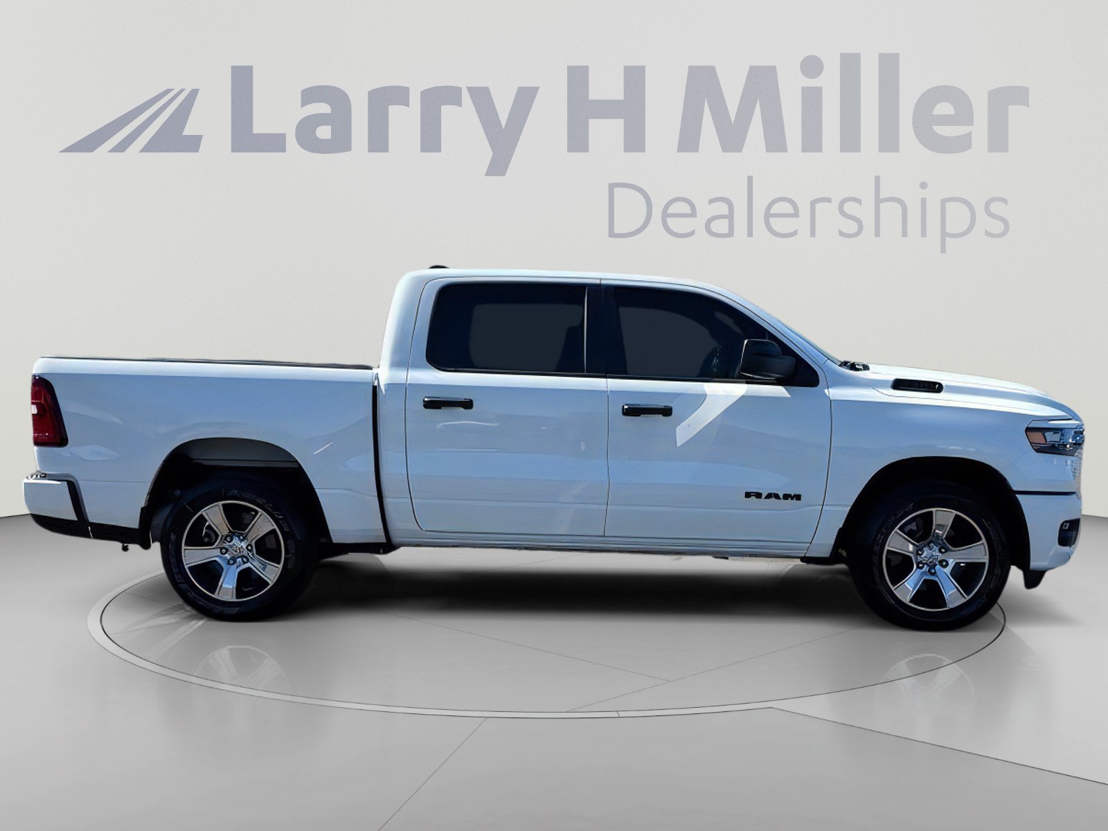 Used 2026 RAM 1500 Express RWD image 7