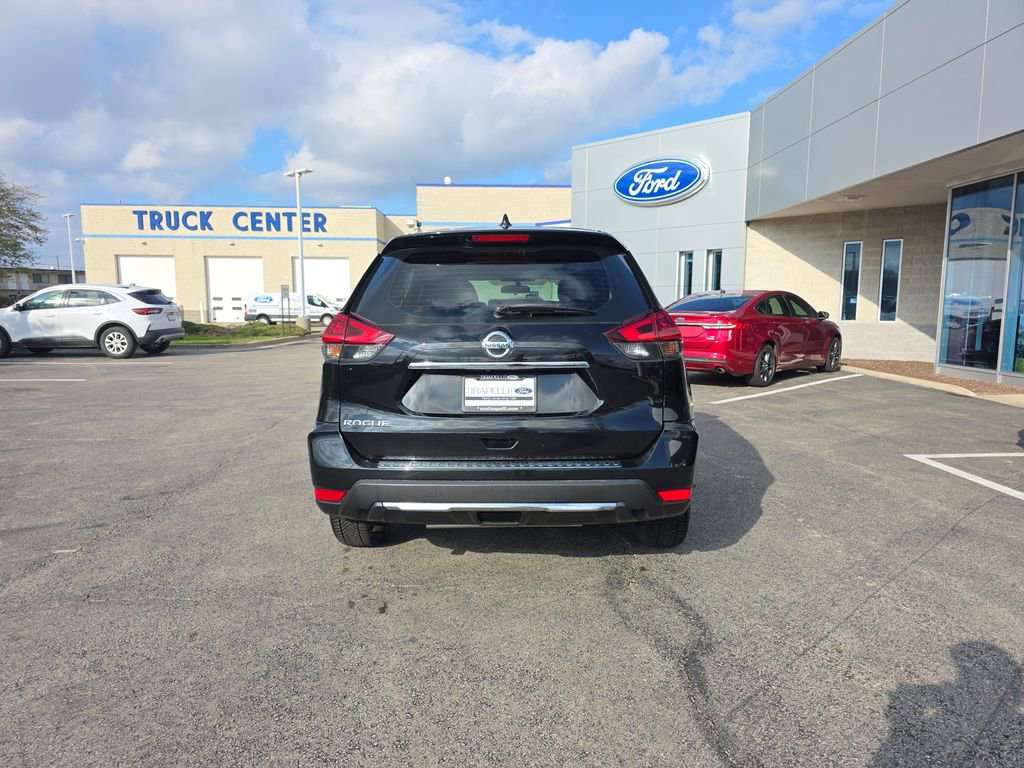 Used 2018 Nissan Rogue S image 9