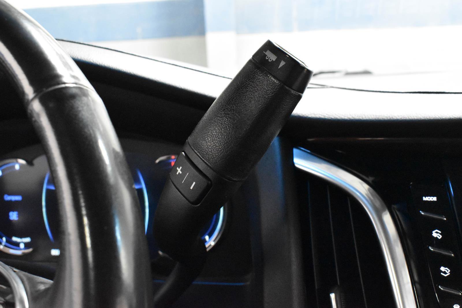 Used 2019 Cadillac Escalade Premium Luxury image 14