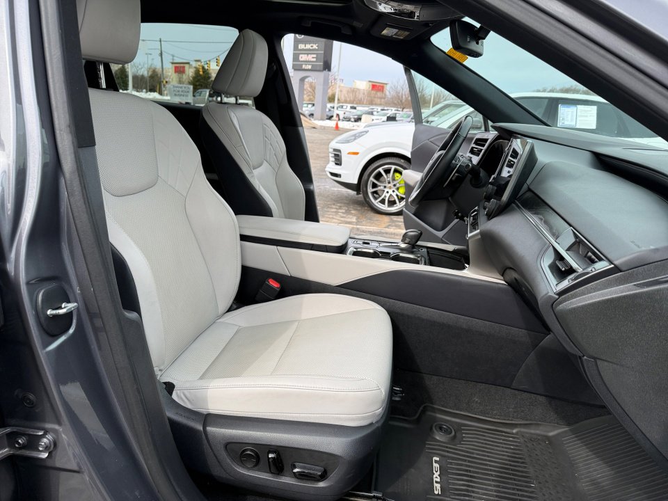 Used 2023 Lexus RX 350h w/ Cold Area Package AWD/4WD image 30