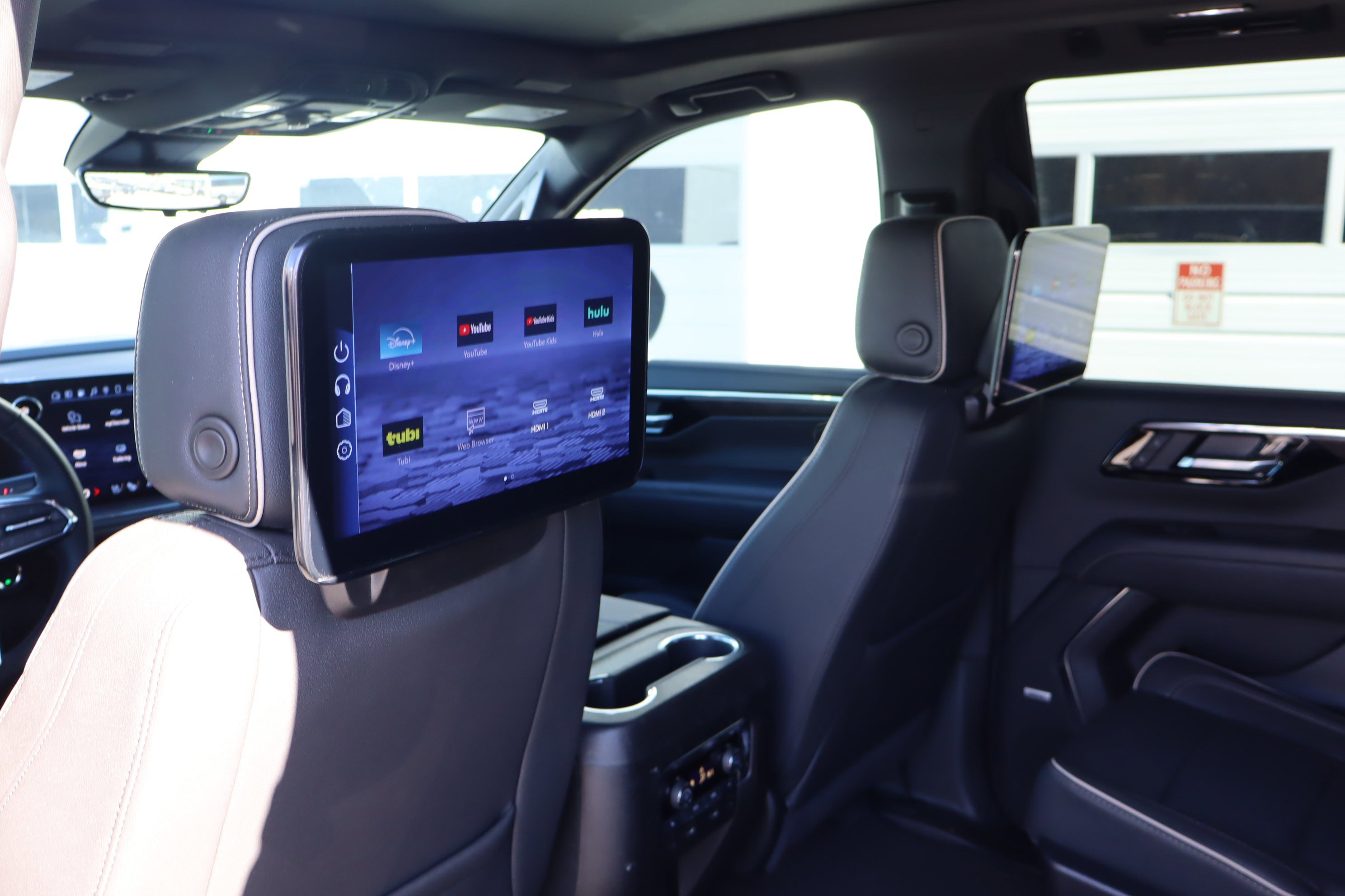 Used 2025 Chevrolet Tahoe Premier image 14