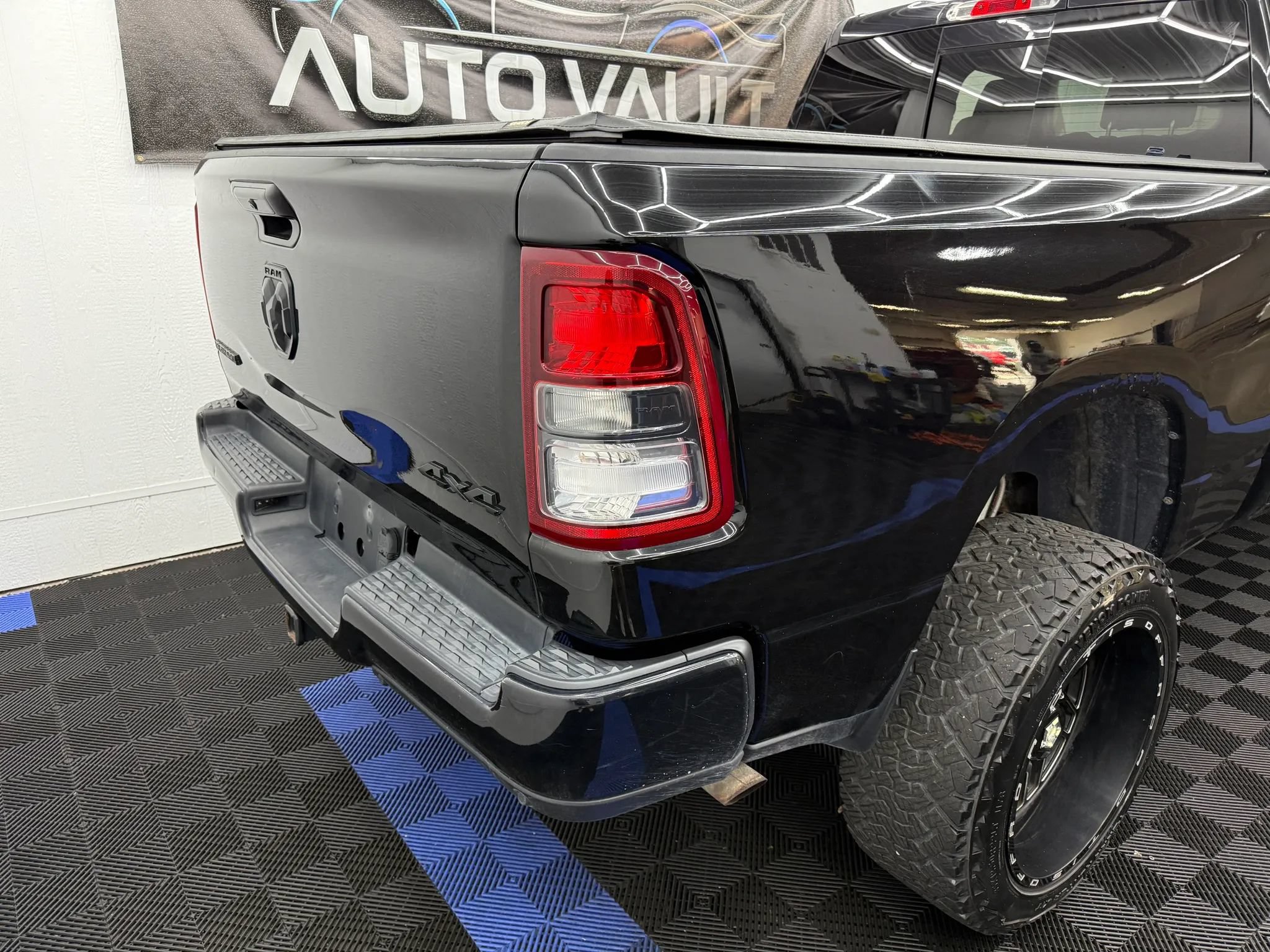 Used 2019 RAM 1500 Big Horn AWD/4WD image 3