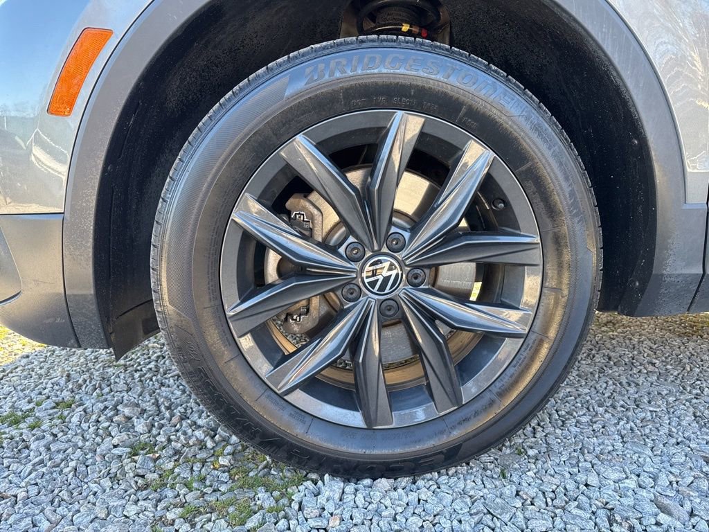 Used 2024 Volkswagen Tiguan SE image 14