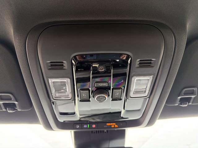 New 2026 Chevrolet Suburban LT image 20