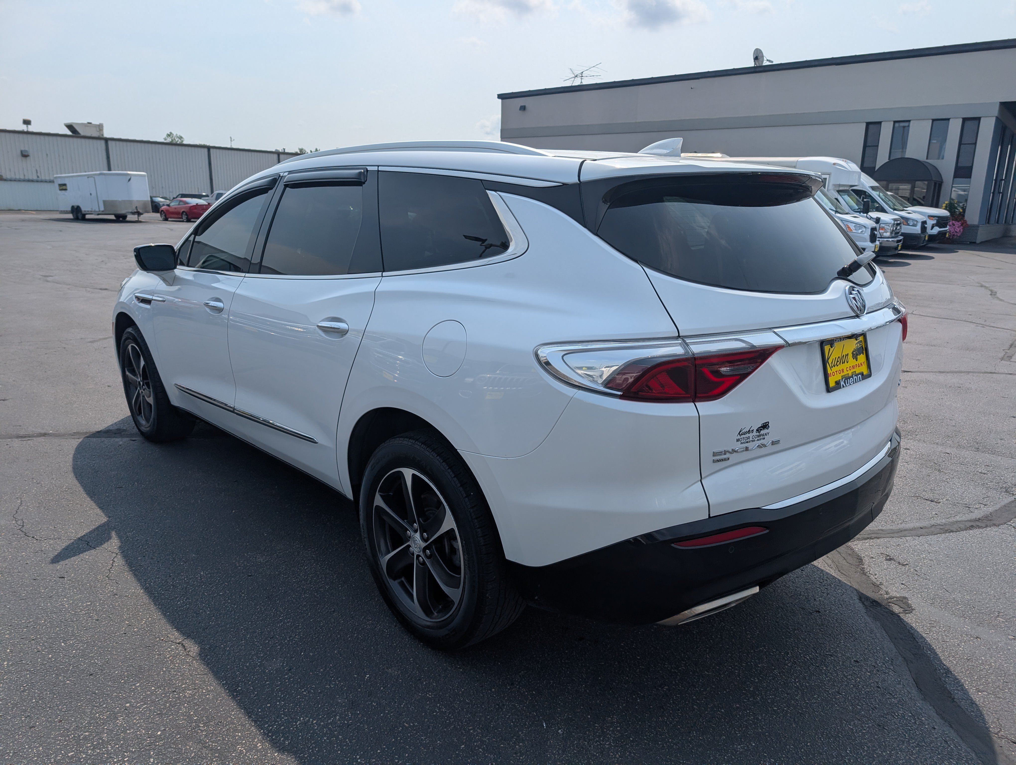 Used 2022 Buick Enclave Essence w/ Experience Buick Package AWD/4WD image 6