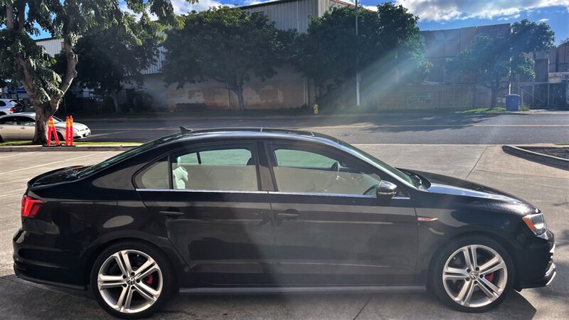 Used 2016 Volkswagen Jetta GLI SE FWD image 4