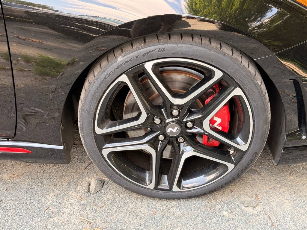 Certified 2022 Hyundai Veloster N FWD image 8