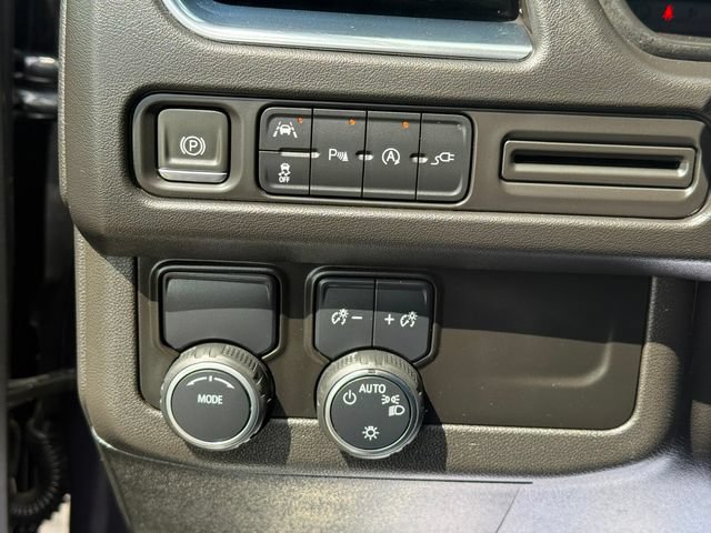 Used 2022 Chevrolet Suburban Premier RWD image 18