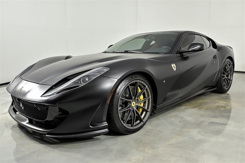 Used 2018 Ferrari 812 Superfast RWD image 5
