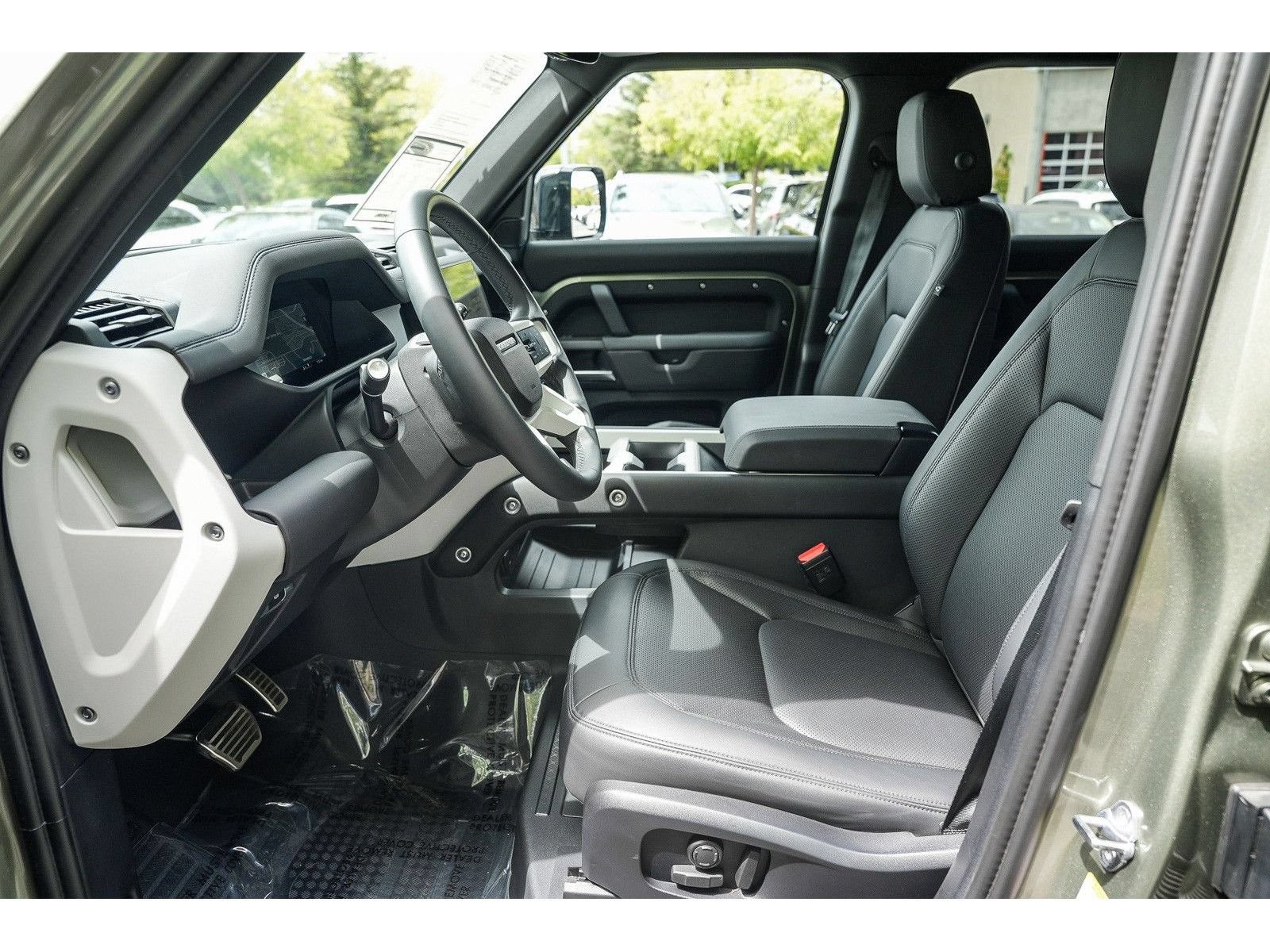 Used 2025 Land Rover Defender 110 S AWD/4WD image 17