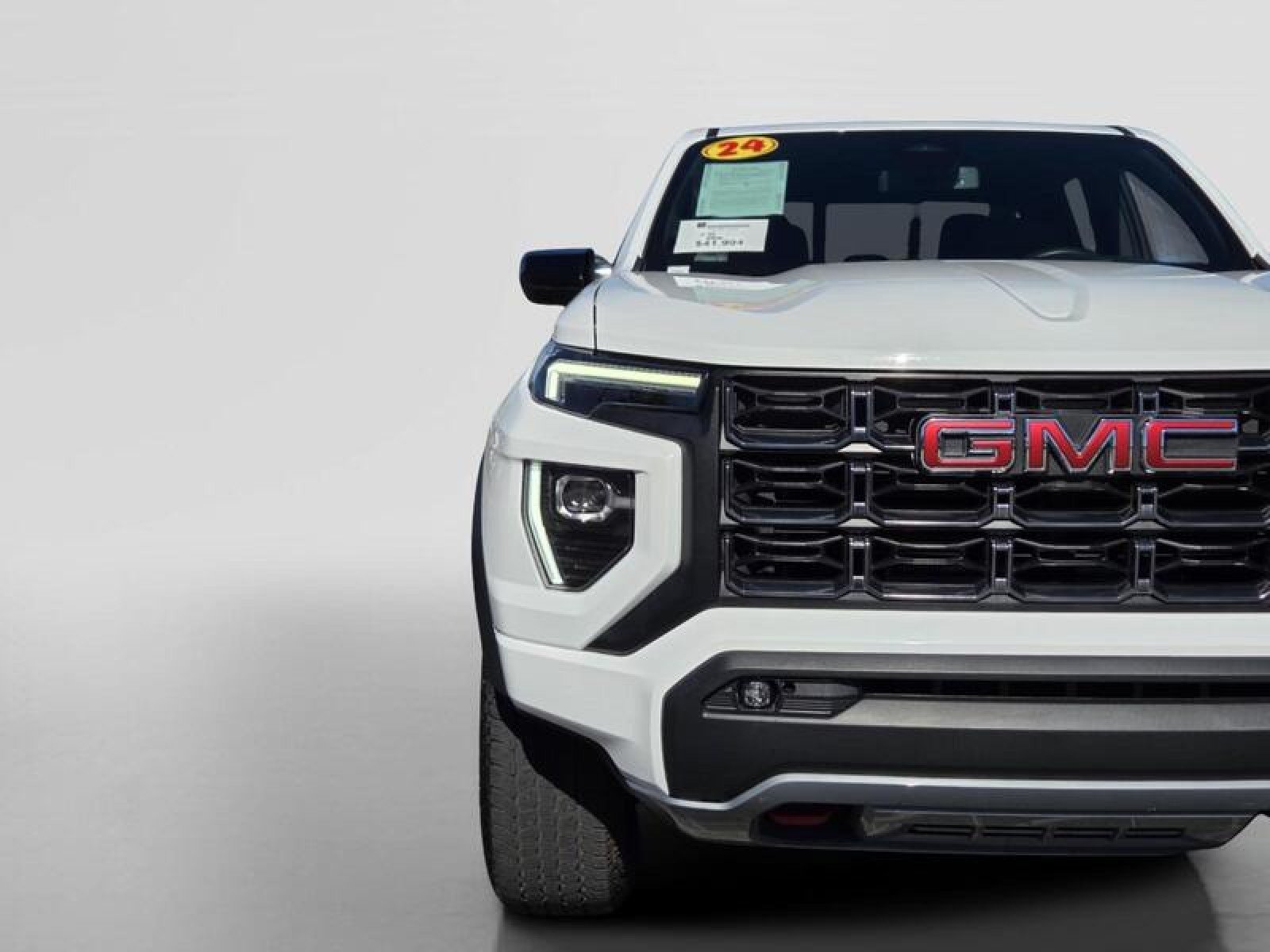 Used 2024 GMC Canyon AT4 w/ Canyon Safety Plus Package AWD/4WD image 10