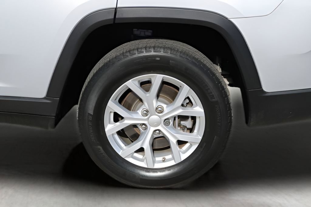 Used 2023 Jeep Grand Cherokee L Limited w/ Luxury Tech Group II AWD/4WD image 9