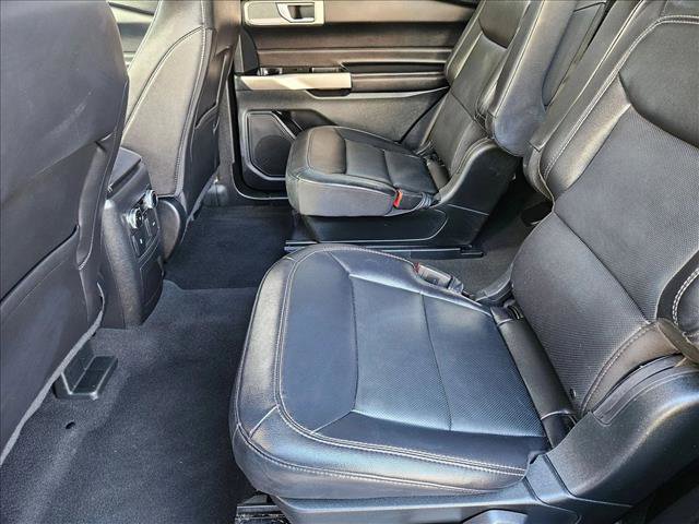 Used 2023 Ford Explorer Limited image 17