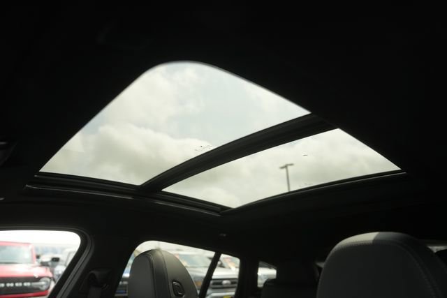 Used 2022 BMW X4 M40i w/ Premium Package image 11