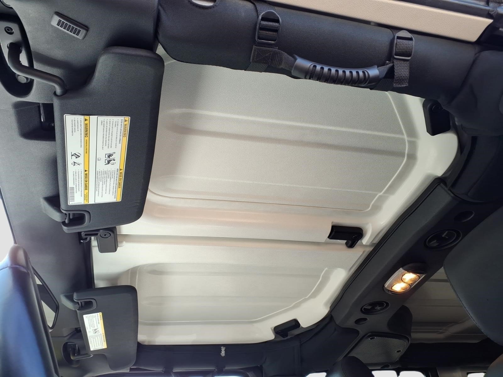 Used 2016 Jeep Wrangler Unlimited Sahara AWD/4WD image 16