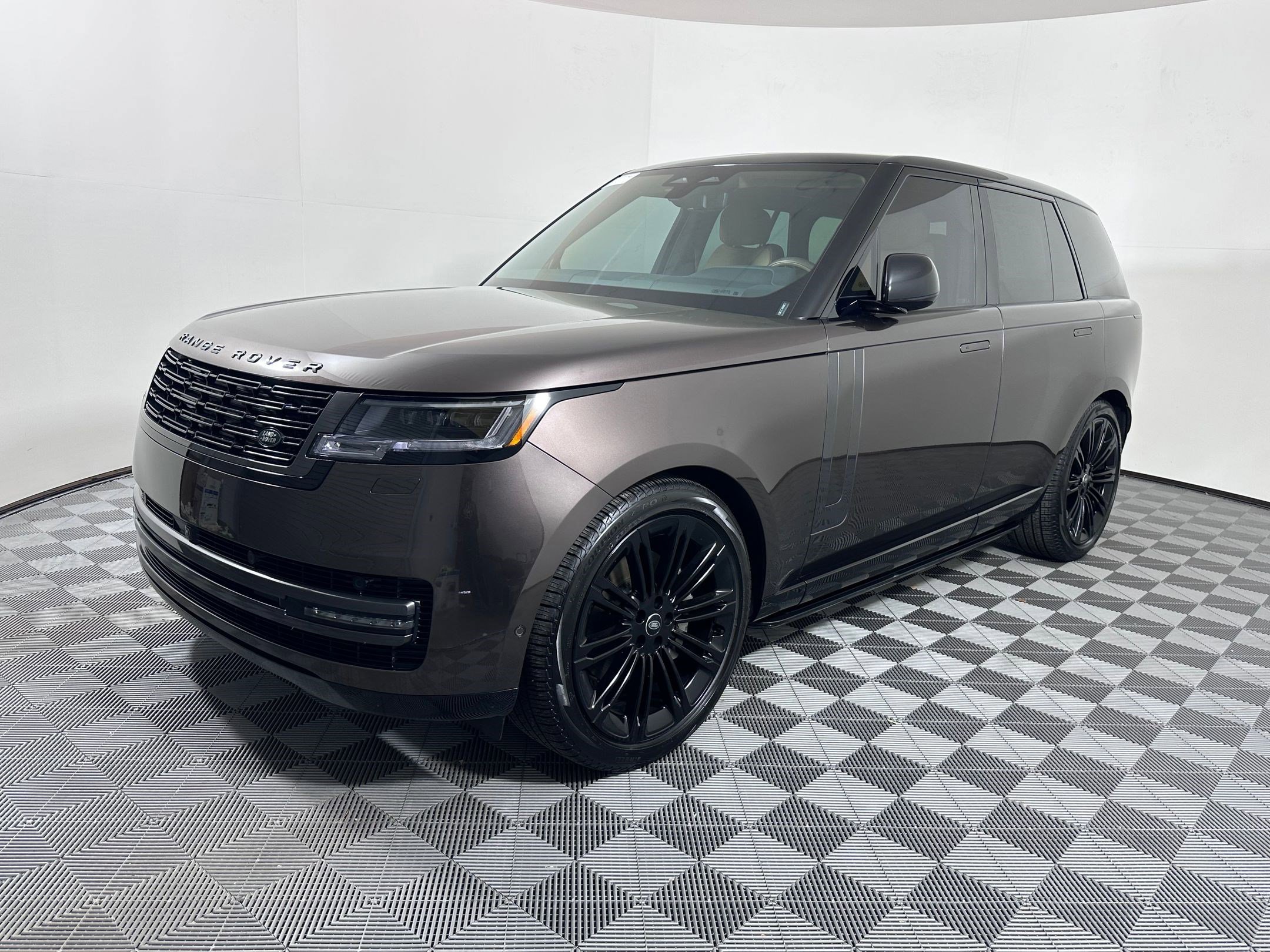 Used 2024 Land Rover Range Rover SE