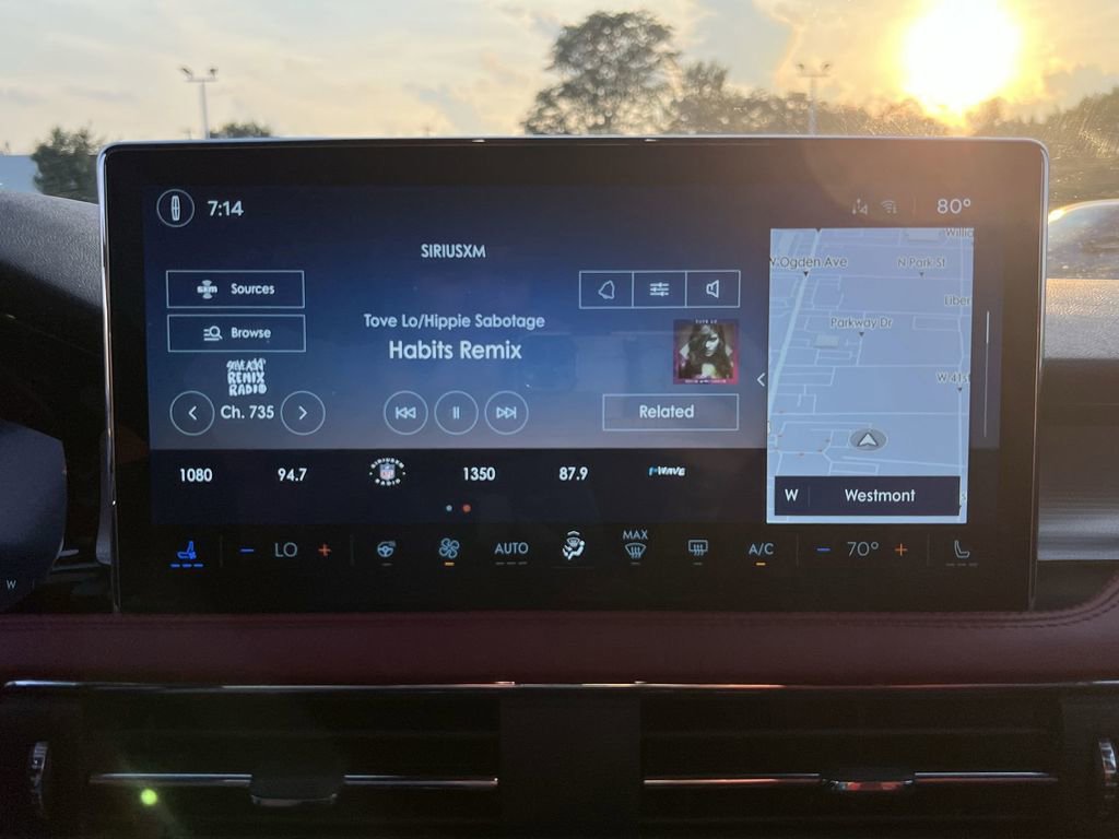 Used 2025 Lincoln Corsair Reserve w/ Equipment Group 202A image 12