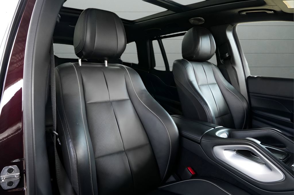 Used 2023 Mercedes-Benz Maybach GLS 600 4MATIC image 34