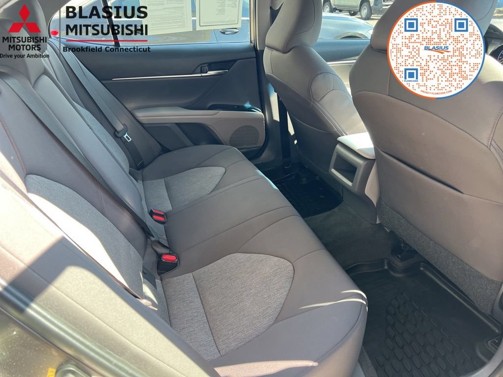 Used 2018 Toyota Camry LE FWD image 35