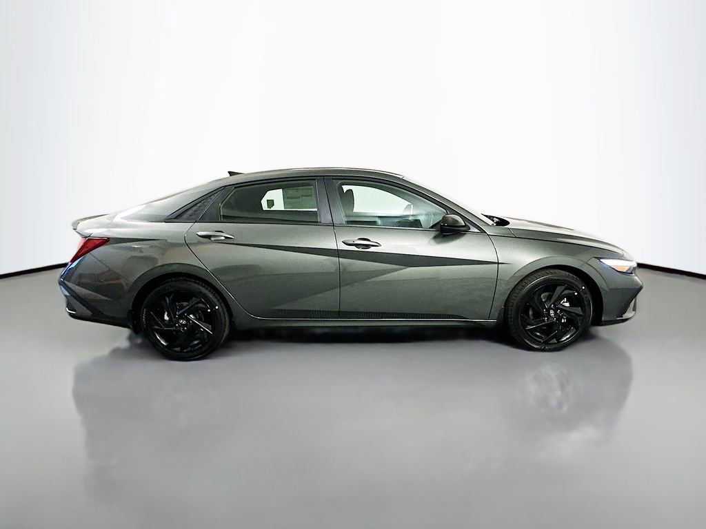 New 2026 Hyundai Elantra Sport image 4