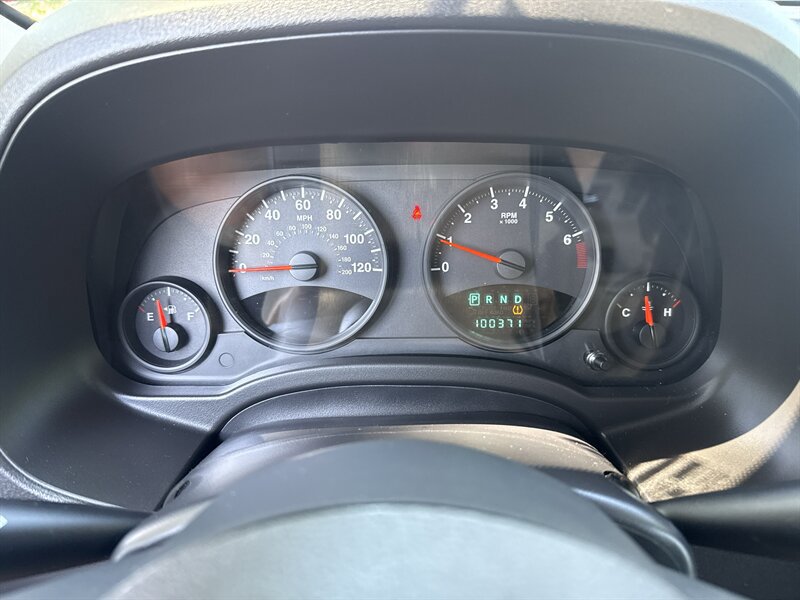 Used 2012 Jeep Patriot Latitude w/ Altitude Pkg AWD/4WD image 36