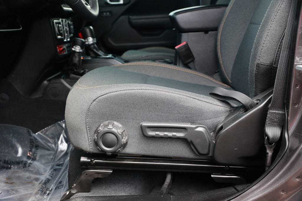 Used 2025 Jeep Wrangler Unlimited Sport S 4xe AWD/4WD image 19