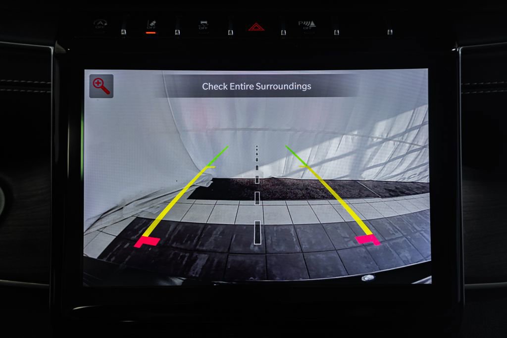 Certified 2023 Jeep Grand Cherokee Limited w/ Black Appearance Package image 46