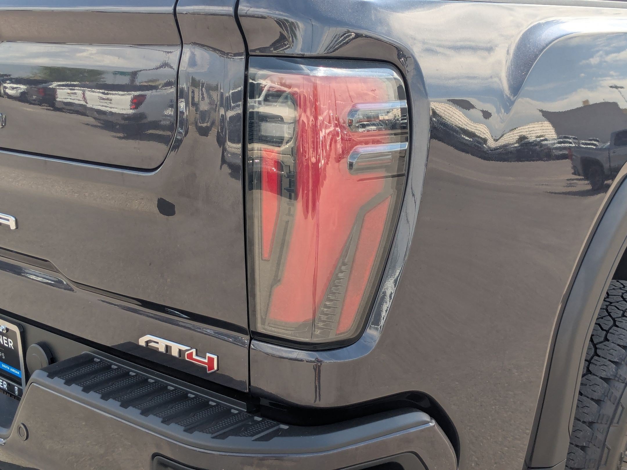 Used 2025 GMC Sierra 3500 AT4 w/ AT4 Premium Plus Package AWD/4WD image 12