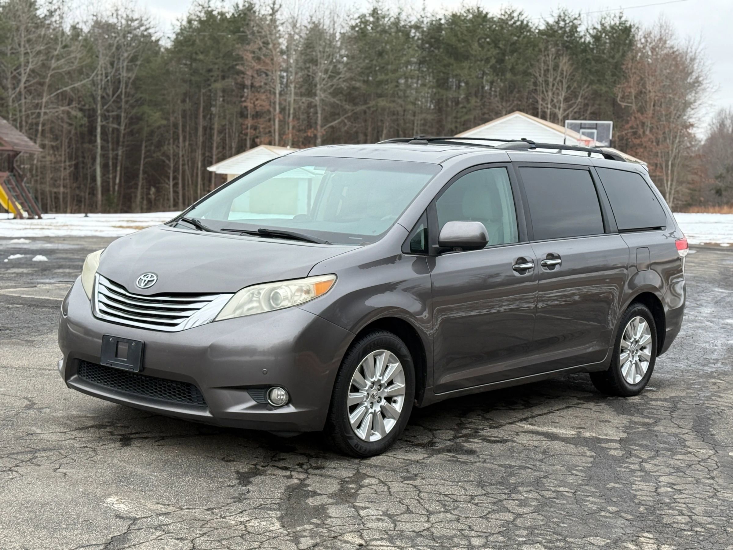 Used 2011 Toyota Sienna Limited w/ Premium Pkg AWD/4WD image 8