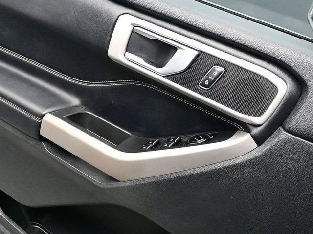 Used 2022 Ford Explorer XLT w/ Equipment Group 202A image 17