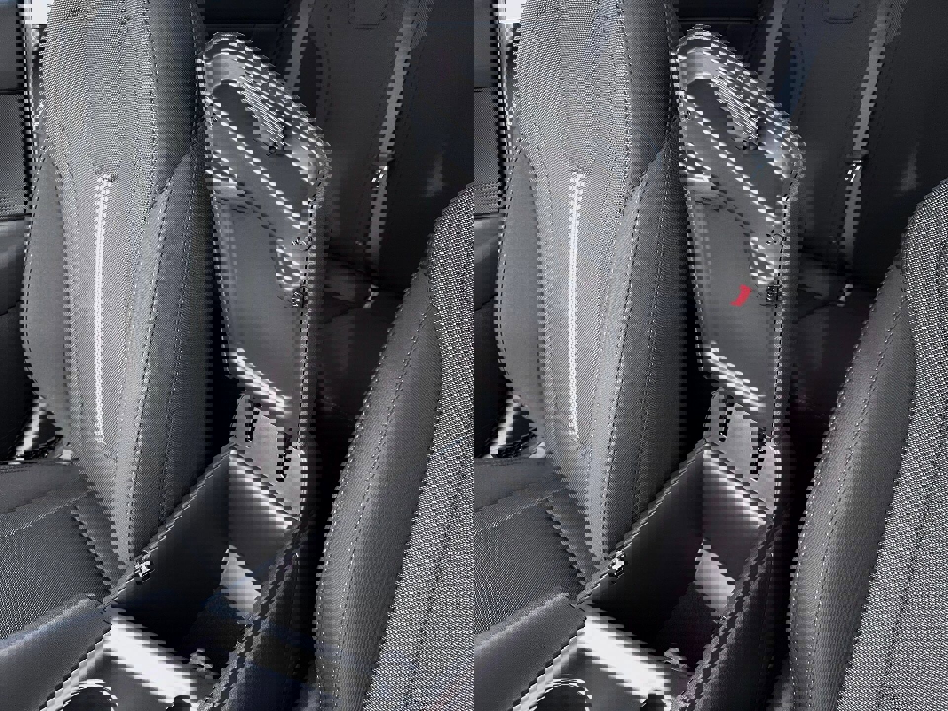 New 2026 Hyundai Elantra SE image 18