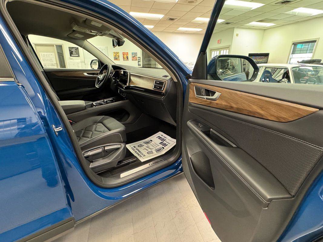 Used 2026 Volkswagen Atlas SE AWD/4WD image 14