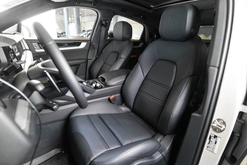 New 2025 Porsche Cayenne Coupe AWD/4WD image 5