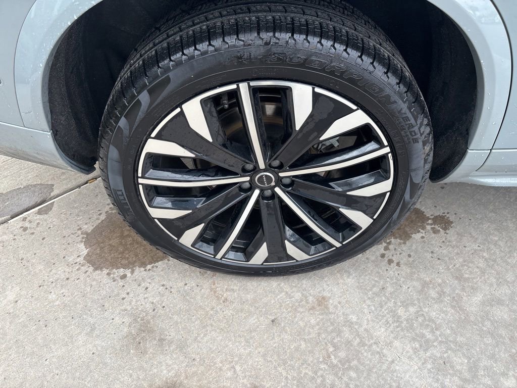 Certified 2026 Volvo XC90 B6 Plus AWD/4WD image 14