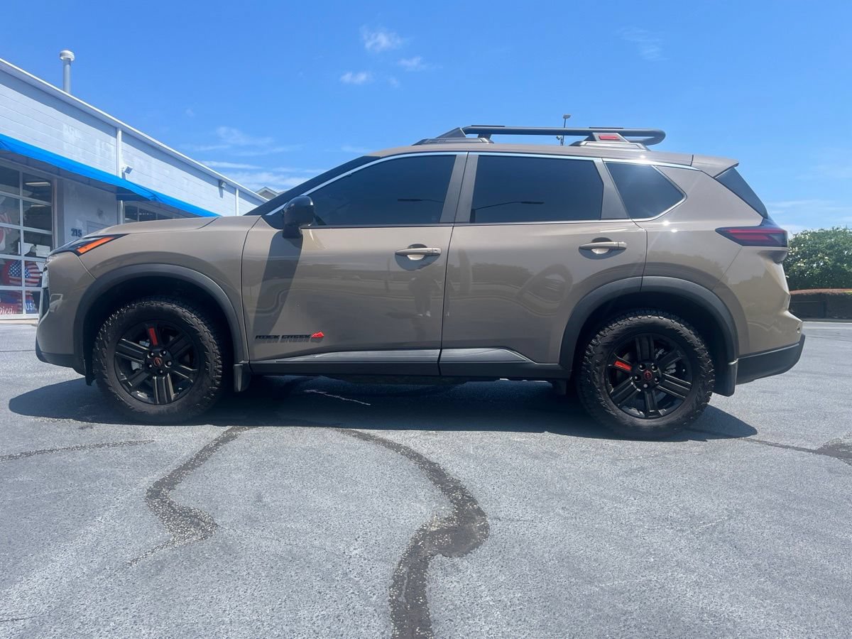 Used 2026 Nissan Rogue SV AWD/4WD image 4