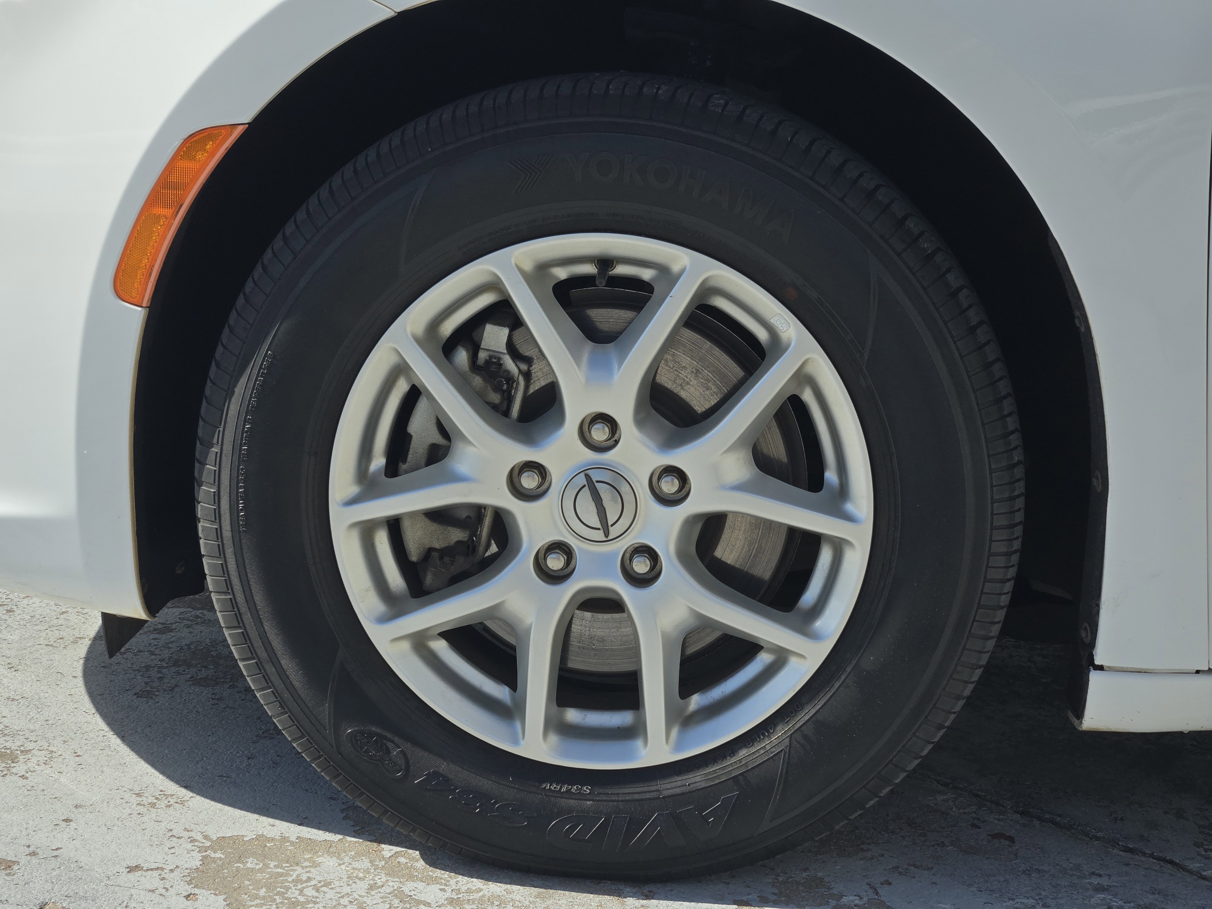 Used 2022 Chrysler Pacifica Touring-L FWD image 14