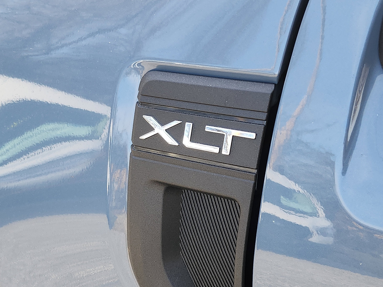 New 2025 Ford Maverick XLT w/ XLT Luxury Package image 17