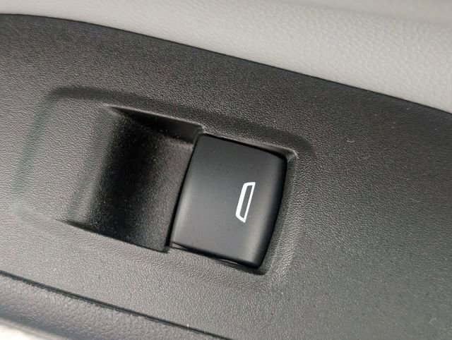 Used 2021 Chevrolet Equinox LT w/ LPO, Floor Liner Package image 34