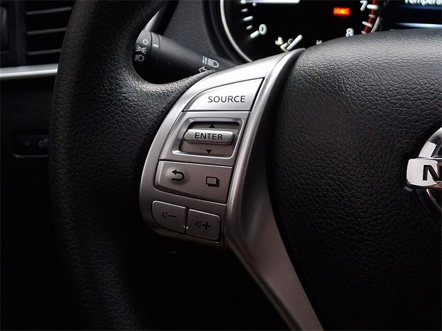 Used 2016 Nissan Rogue S image 22