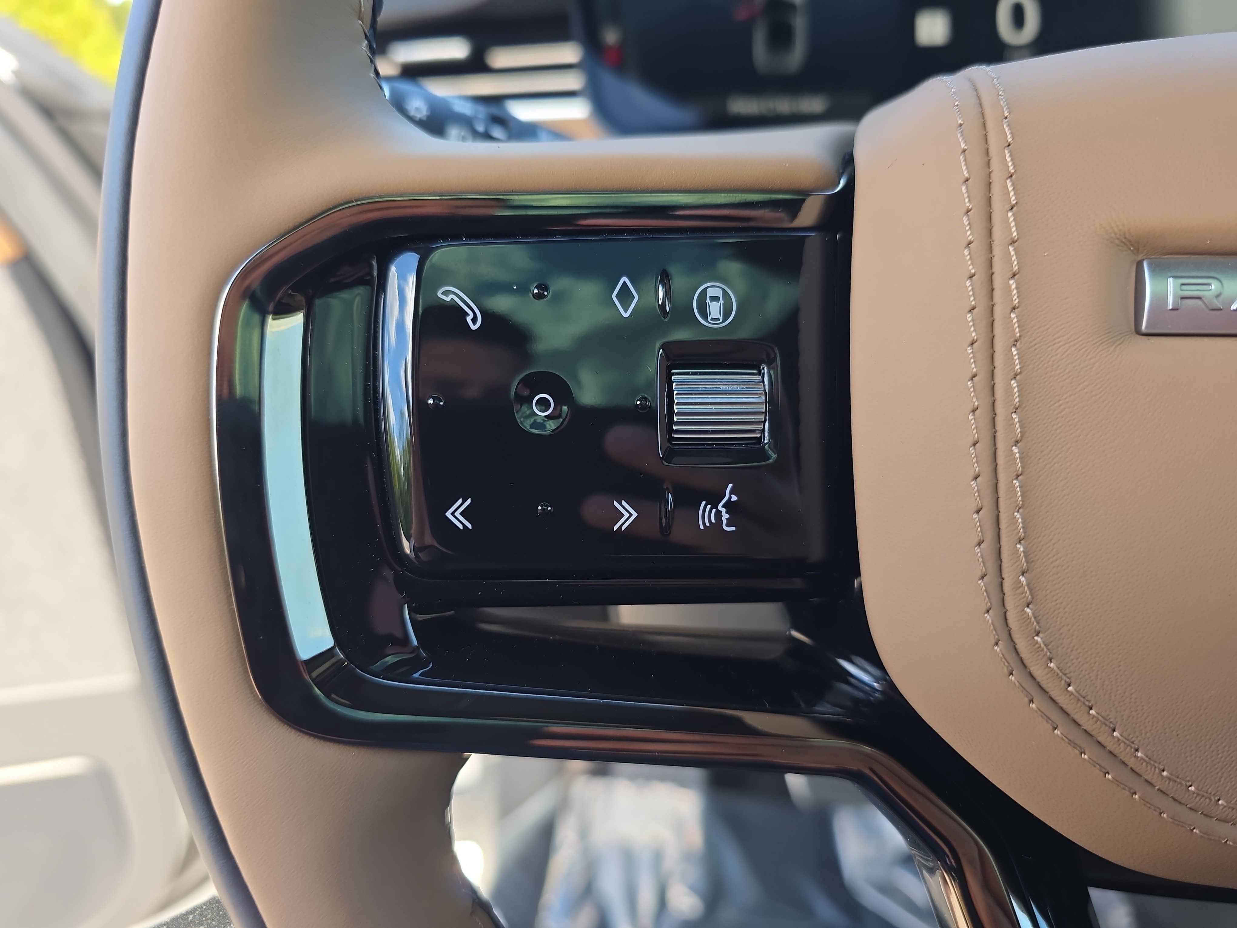New 2026 Land Rover Range Rover Sport Dynamic SE AWD/4WD image 17