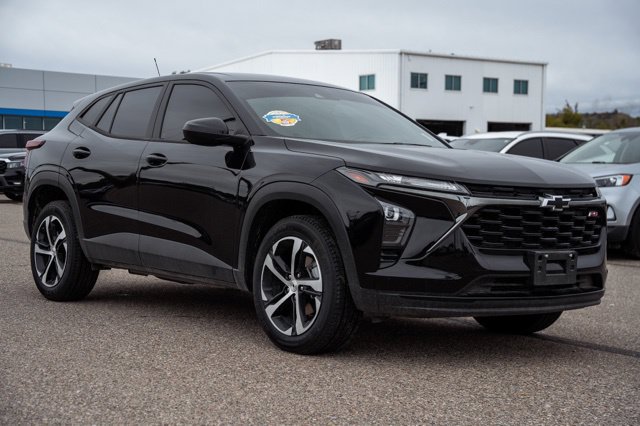 Used 2024 Chevrolet Trax RS FWD image 3