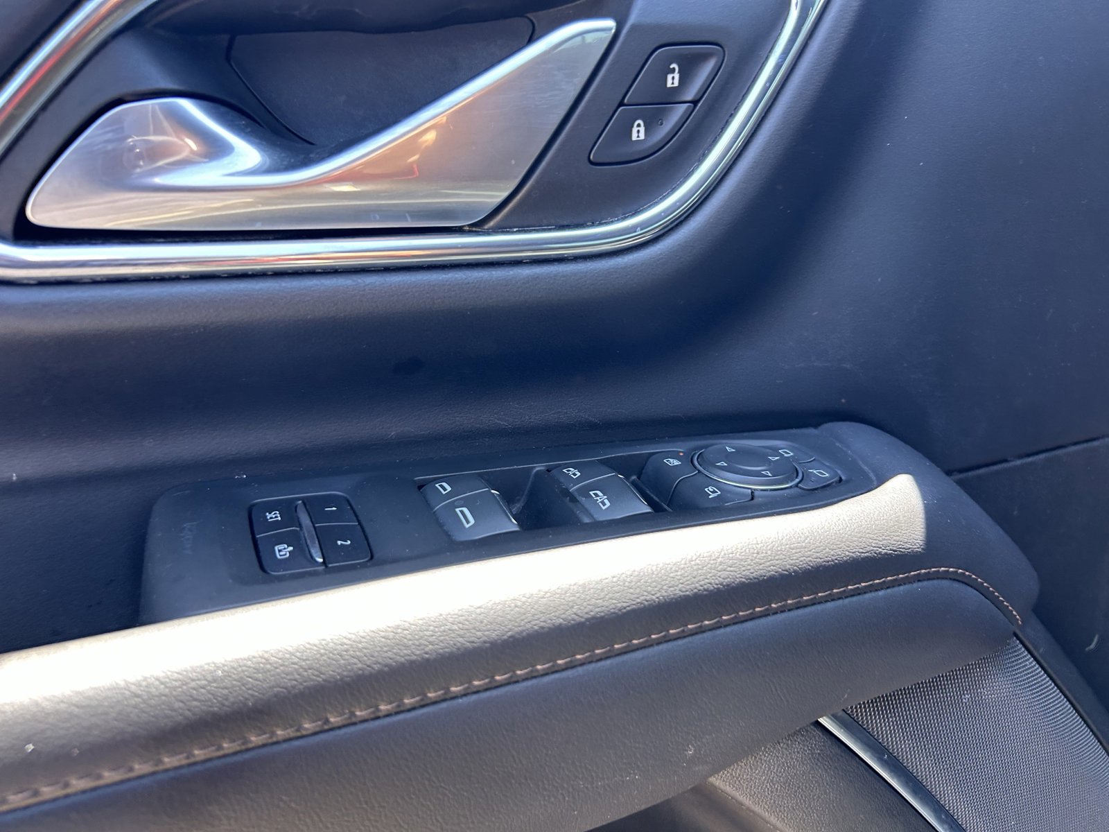 Used 2022 Chevrolet Tahoe High Country AWD/4WD image 12