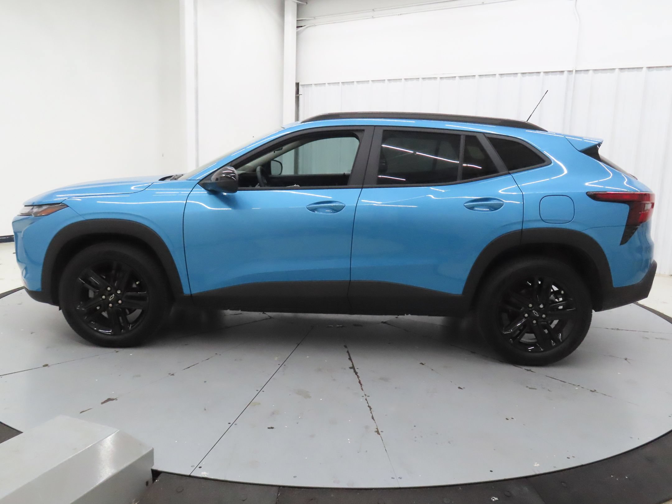 Used 2025 Chevrolet Trax ACTIV w/ Sunroof Package FWD image 7