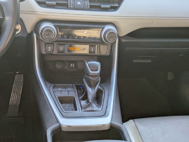 Used 2019 Toyota RAV4 XLE Premium w/ Cold Weather Package FWD image 20